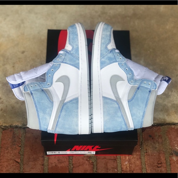 Air Jordan Retro 1 High OG Hyper Royal sz 10.5& 11 - Picture 9 of 15